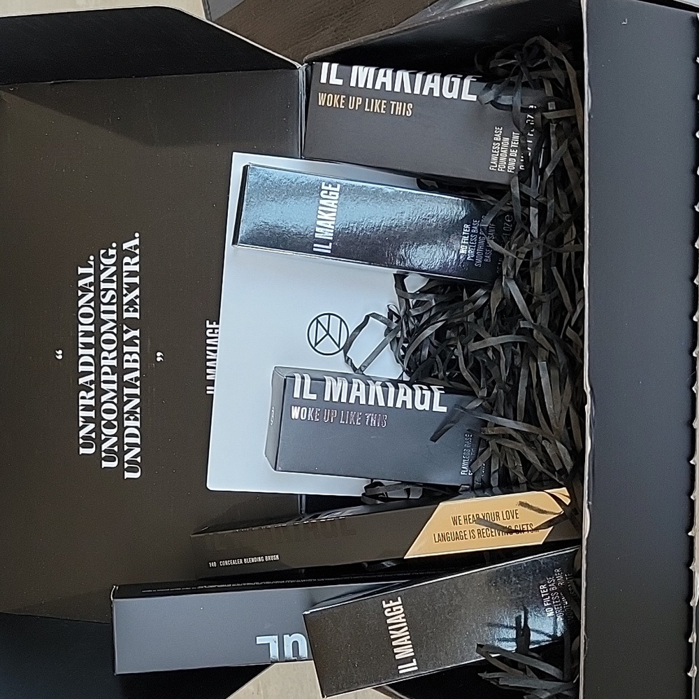 IL MAKIAGE Foundation, Primer, Brush set Woke Up Like This #060 & #075